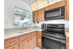 5702 NW 84th Ave, Tamarac, FL 33321 - MLS#F10507680