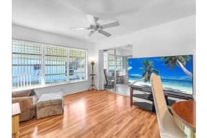 5702 NW 84th Ave, Tamarac, FL 33321 - MLS#F10507680