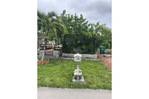 1851 Sw 83rd Ter, Davie