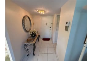 200 Diplomat Pkwy 323, Hallandale Beach, FL 33009 Sold 09/23/25