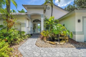 3039 Lakewood Dr, Weston, FL 33332 Sold 07/22/25