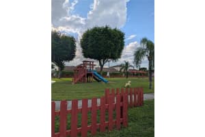 8535 NW 189th Ln, Hialeah, FL 33015 Sold 10/01/25