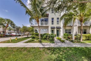 4331 NE 1st Ter, Oakland Park, FL 33334 - MLS#F10508094