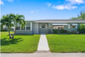 925 S Drive Ter B, Delray Beach, FL 33445 Sold 07/24/25