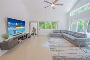 1135 W Lake St, Hollywood, FL 33019 Sold 10/01/25