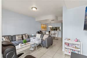 7856 Dixie Beach Cir 7856, Tamarac, FL 33321 Sold 11/13/25