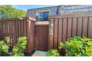 2740 SW 15th St 2740, Deerfield Beach, FL 33442 Sold 08/14/25