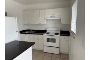 701 SW 14th Ave 5, Fort Lauderdale, FL 33312 - MLS#F10508311