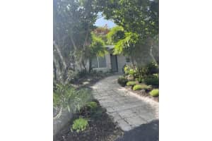 15425 SW 84th Ct, Palmetto Bay, FL 33157 Sold 08/14/25