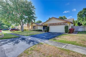 8221 NW 49th St, Lauderhill, FL 33351 - MLS#F10508360