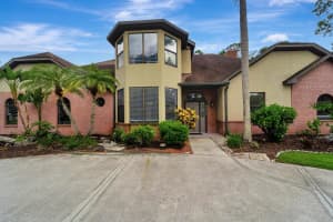 8040 conservatory cir, Sarasota, FL 34243 - MLS#F10508368