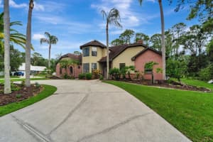 8040 conservatory cir, Sarasota, FL 34243 - MLS#F10508368