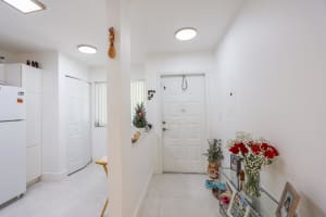 9560 Weldon Cir J203, Tamarac