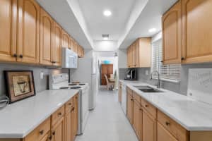 2270 SE 5th St, Pompano Beach, FL 33062 - MLS#F10508675