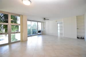 525 N Ocean Blvd, Pompano Beach, FL 33062 - MLS#F10508692