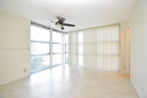 525 N Ocean Blvd, Pompano Beach, FL 33062 - MLS#F10508692