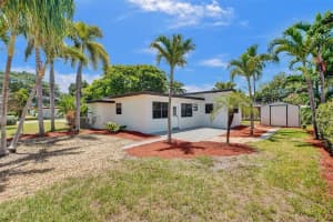 1302 S 22nd Ct, Hollywood, FL 33020 - MLS#F10508740