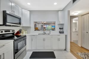 1200 Sw 124th Ter 404 O, Pembroke Pines