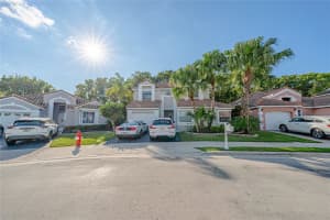 533 Bedford Ave, Weston, FL 33326 Sold 08/12/25