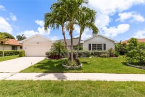 10821 Greentrail Dr, Boynton Beach, FL 33436 - MLS#F10508799