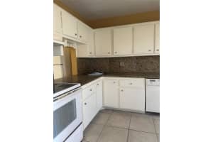 6071 Nw 61st Ave 204, Tamarac