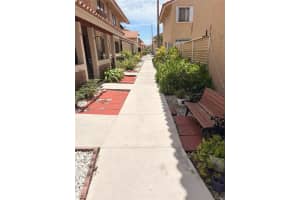 2760 W 62nd Pl 203, Hialeah, FL 33016 - MLS#F10508927