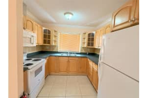 2760 W 62nd Pl 203, Hialeah, FL 33016 - MLS#F10508927