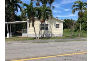 179 S Barfield Hwy 1, Pahokee, FL 33476 - MLS#F10508956