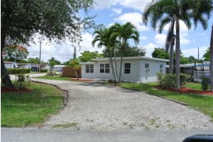 5859 Hayes St, Hollywood, FL 33021 Sold 07/18/25
