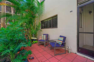 5100 Las Verdes Cir 114, Delray Beach, FL 33484 Sold 12/22/25