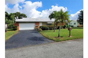 9201 NW 71st St, Tamarac, FL 33321 - MLS#F10509022