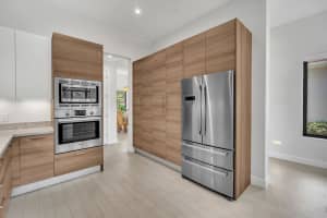 5812 E Brookfield Cir E, Hollywood, FL 33312 Sold 11/14/25