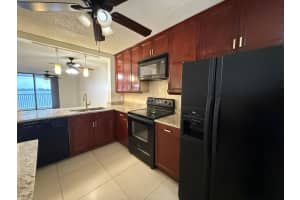 110 Lake Emerald Dr 405, Oakland Park