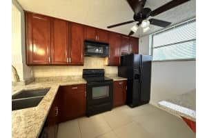 110 Lake Emerald Dr 405, Oakland Park, FL 33309 - MLS#F10509102