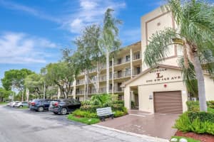 900 SW 142nd Ave 402, Pembroke Pines, FL 33027 - MLS#F10509139