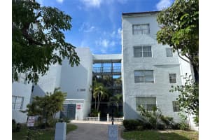 2800 Somerset Drive, Lauderdale Lakes, FL 33311 - MLS#F10509148