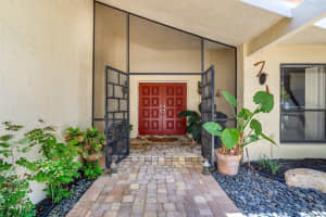 4899 Pineview Cir, Delray Beach, FL 33445 Sold 08/04/25