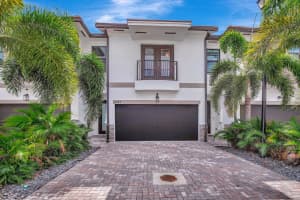 4444 E Aqua Bella Ln 10, Fort Lauderdale, FL 33312 Sold 07/28/25