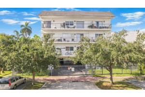 1960 Marseille Dr, Miami Beach