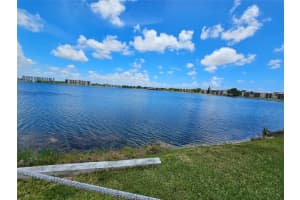 115 Lake Emerald Dr 307, Oakland Park