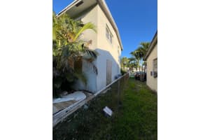 758 SW 3rd Pl, Dania Beach, FL 33004 - MLS#F10509437