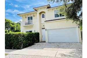 700 Sw 8th Way, Fort Lauderdale