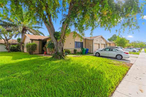 9571 W Daffodil Ln, Miramar, FL 33025 Sold 09/22/25
