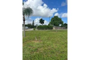 1600 Breezy Ln, West Palm Beach, FL 33417 - MLS#F10509503
