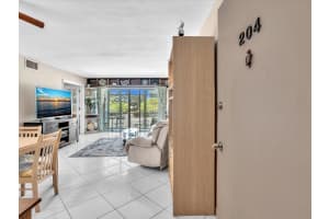 3020 NE 16th Ave 204, Oakland Park, FL 33334 - MLS#F10509536