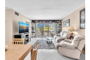 3020 NE 16th Ave 204, Oakland Park, FL 33334 - MLS#F10509536