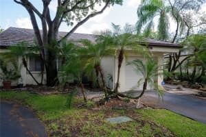 464 NW 94th Ter, Plantation, FL 33324 Sold 09/18/25