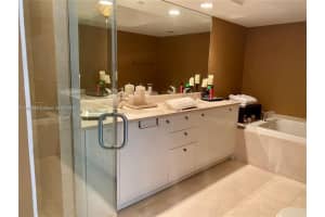 16500 Collins Avenue, Sunny Isles Beach, FL 33160 - MLS#F10509760