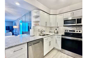 5301 NW 2nd Avenue 408, Boca Raton, FL 33487 - MLS#F10509847
