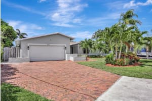 906 SE 10th St, Pompano Beach, FL 33060 - MLS#F10509860